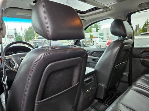 Used 2014 Chevrolet Suburban LT AWD/4WD image 13