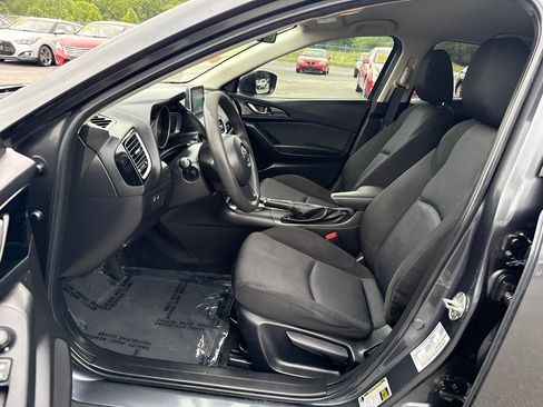 Used 2016 MAZDA MAZDA3 i Sport FWD image 9