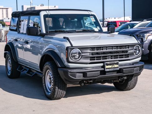 Used 2022 Ford Bronco 4-Door AWD/4WD image 3