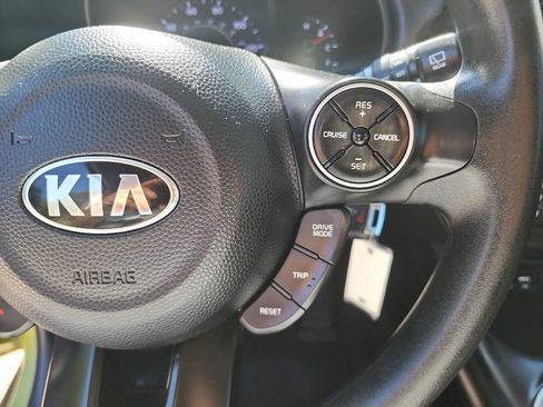 Used 2017 Kia Soul FWD image 14