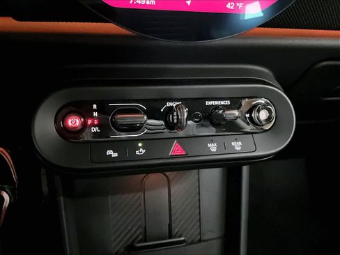 Certified 2025 MINI Cooper 2-Door Hardtop image 34