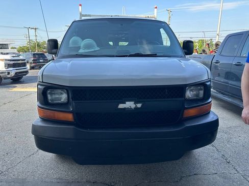 Used 2014 Chevrolet Express 1500 RWD image 2