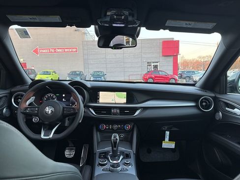 New 2025 Alfa Romeo Stelvio Sprint AWD/4WD image 13