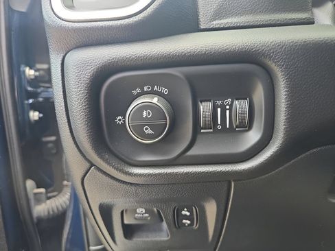 Used 2023 RAM 1500 Laramie AWD/4WD image 33