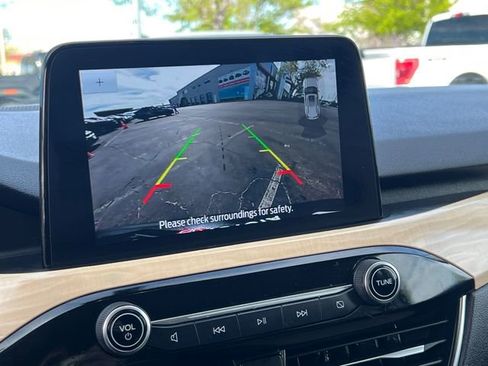 Used 2021 Ford Escape Titanium image 23