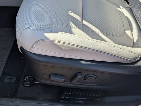 New 2026 Hyundai Tucson Limited image 32