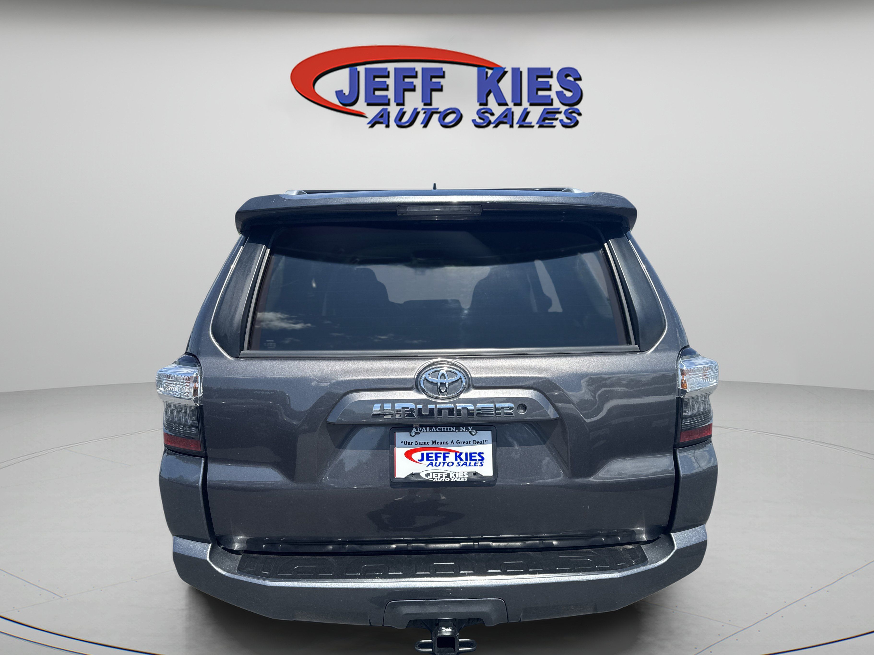 Used 2016 Toyota 4Runner SR5 AWD/4WD image 6