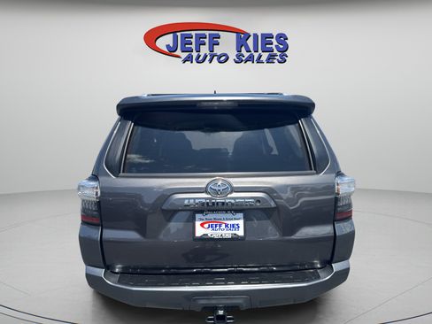 Used 2016 Toyota 4Runner SR5 AWD/4WD image 6
