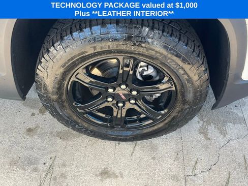 Used 2023 GMC Acadia AT4 w/ Technology Package image 5