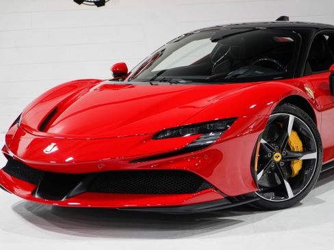 Used 2022 Ferrari SF90 Stradale AWD/4WD image 32