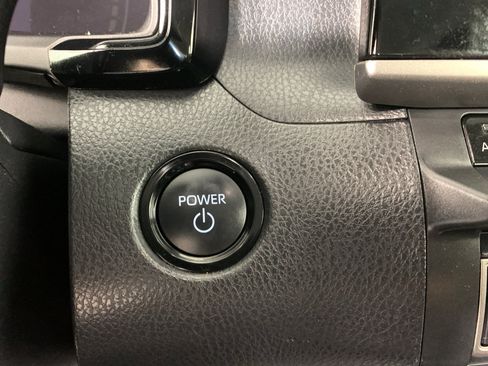 Used 2025 Toyota Camry LE image 18