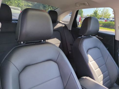Used 2024 Volkswagen Jetta SE w/ Panoramic Sunroof Package FWD image 7