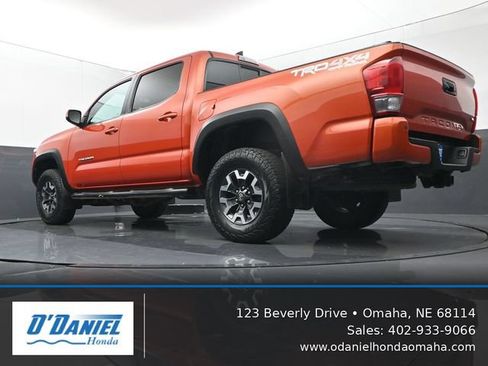 Used 2016 Toyota Tacoma TRD Off-Road AWD/4WD image 22