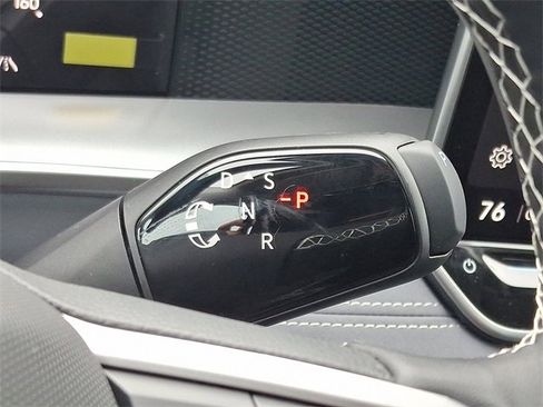 New 2026 Volkswagen Tiguan SE image 8