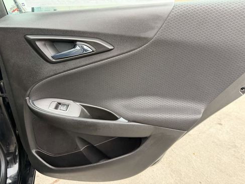 Used 2017 Chevrolet Malibu LT image 22