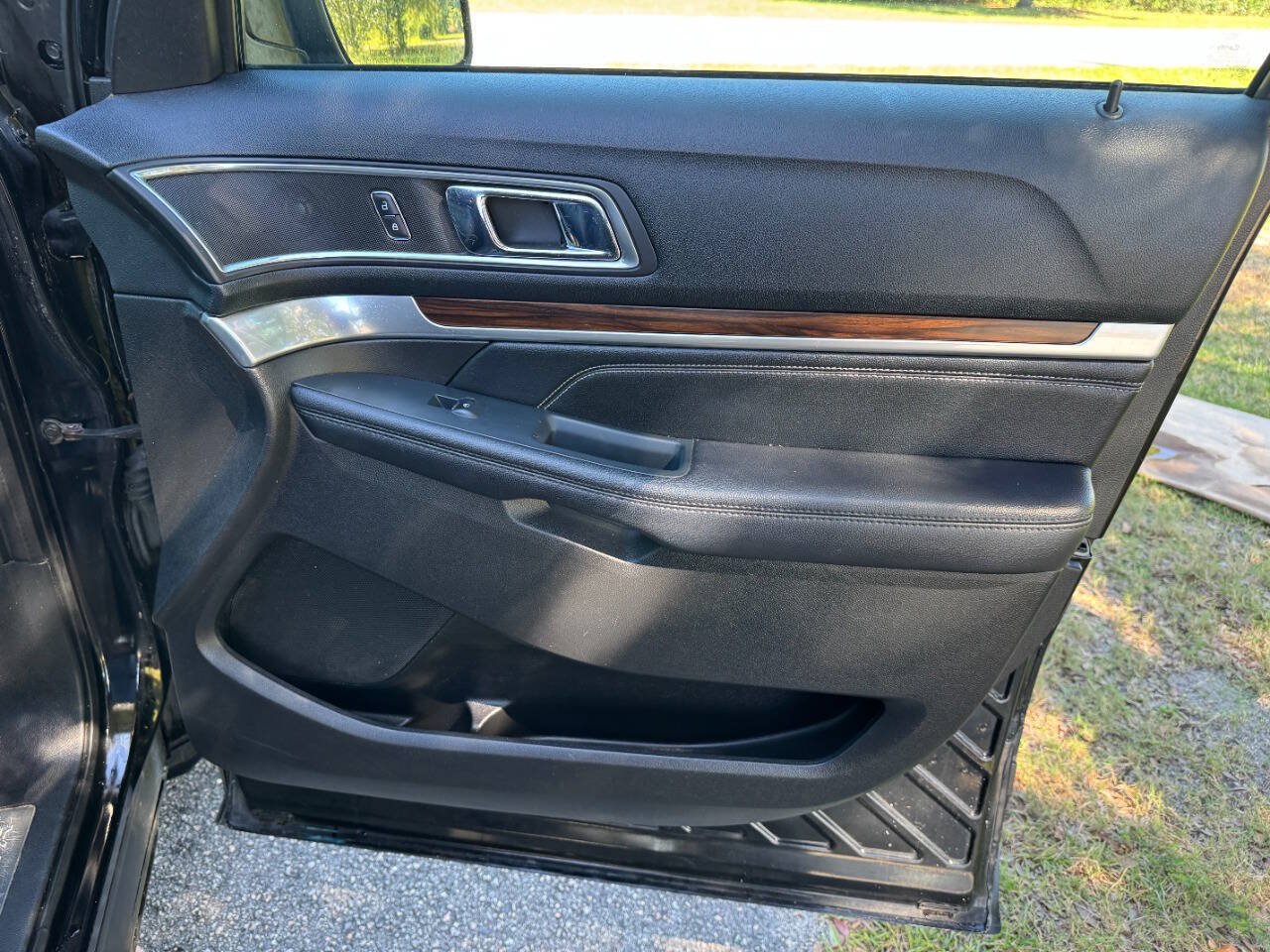 Used 2016 Ford Explorer Limited AWD/4WD image 21