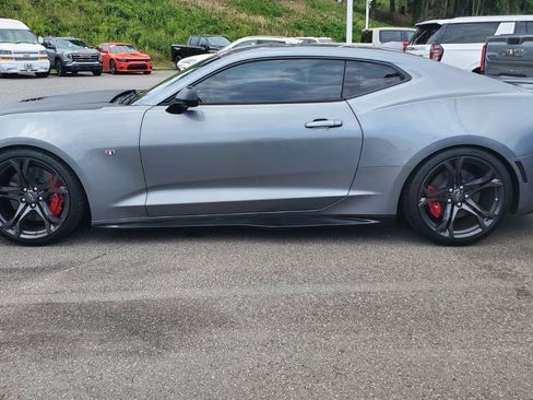 Used 2021 Chevrolet Camaro SS RWD image 15
