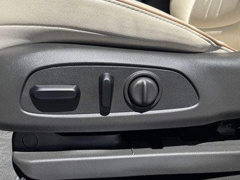 Used 2024 Buick Encore GX Avenir w/ Avenir Technology Package FWD image 17