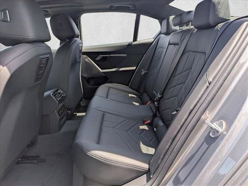New 2026 BMW i5 eDrive40 AWD/4WD image 17