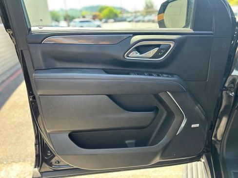 Used 2023 GMC Yukon AT4 w/ AT4 Premium Package AWD/4WD image 16