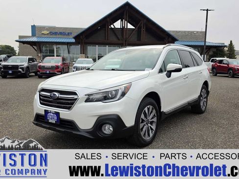 Used 2018 Subaru Outback 2.5i Touring AWD/4WD image 1