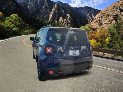 Used 2016 Jeep Renegade Trailhawk AWD/4WD image 4