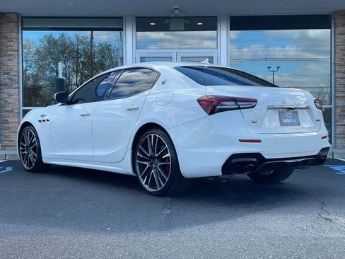 Used 2023 Maserati Ghibli Trofeo image 11