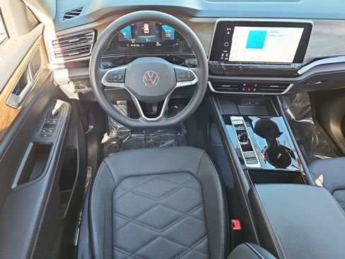 Used 2024 Volkswagen Atlas SE image 15