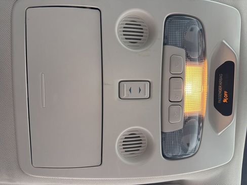 Used 2021 Ford EcoSport Titanium image 23