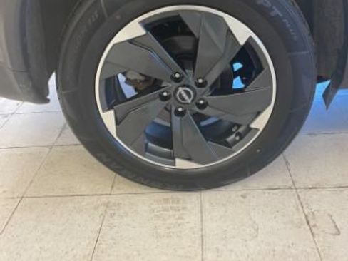 Used 2024 Nissan Rogue SV AWD/4WD image 28