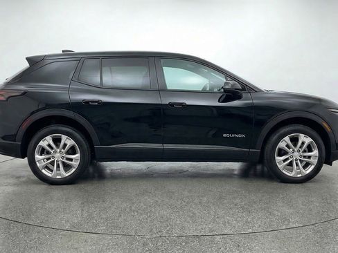 Used 2025 Chevrolet Equinox LT image 11