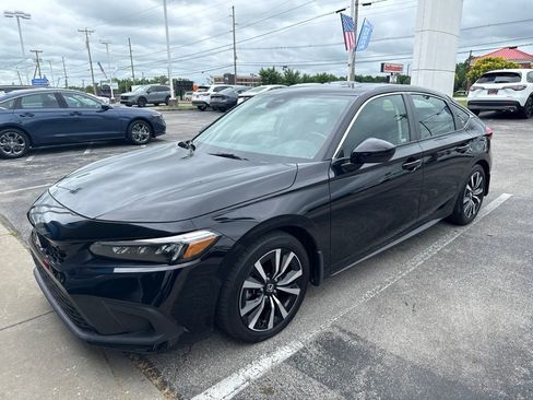 Used 2023 Honda Civic EX-L image 3