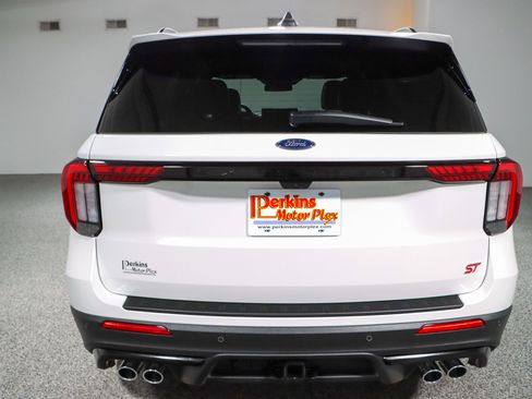 Used 2025 Ford Explorer ST AWD/4WD image 8