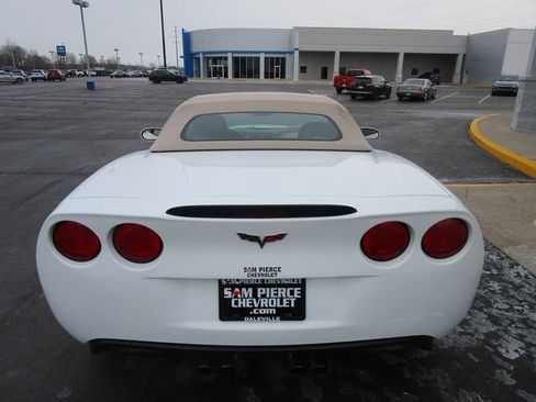 Used 2011 Chevrolet Corvette Grand Sport w/ Preferred Equipment Group image 4