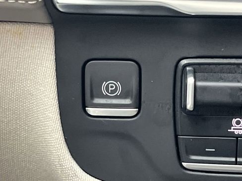 Used 2022 Cadillac Escalade ESV Premium Luxury Platinum w/ Heavy-Duty Trailer Package image 53