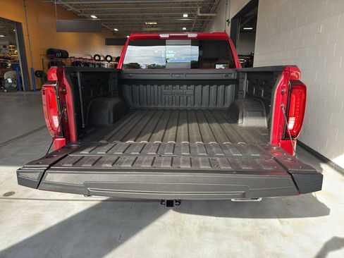 Used 2025 GMC Sierra 1500 AT4 w/ AT4 Premium Package AWD/4WD image 23
