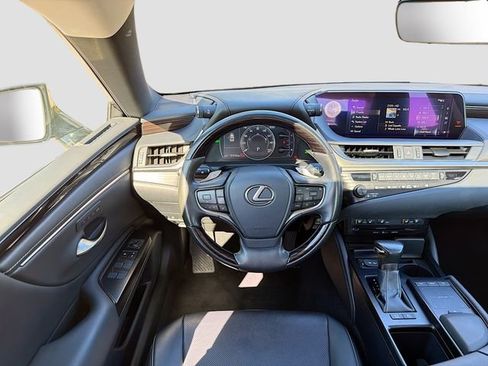 Used 2019 Lexus ES 300h w/ Premium Package image 15