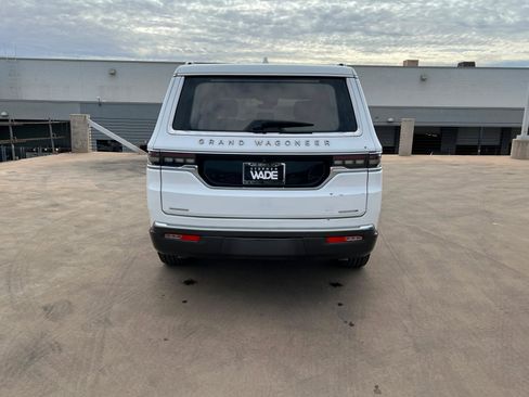 Used 2022 Jeep Grand Wagoneer Series III w/ HD Trailer Tow Package image 4