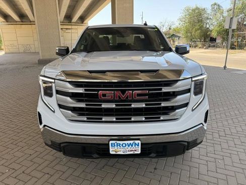 New 2026 GMC Sierra 1500 SLE image 3