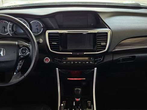 Used 2016 Honda Accord Touring image 9