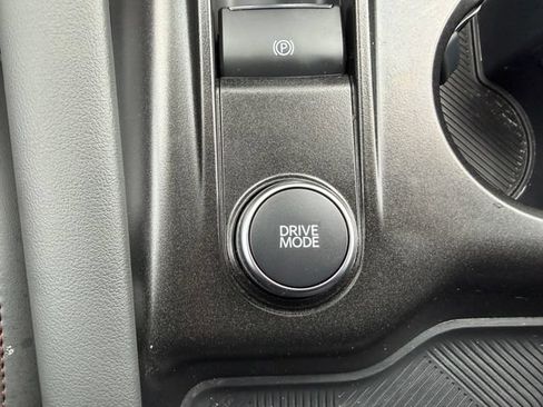 Used 2025 Ford Explorer Active w/ Active Comfort Package RWD image 28