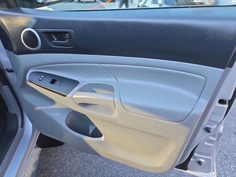 Used 2013 Toyota Tacoma PreRunner w/ SR5 Pkg image 23