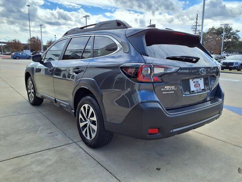 Certified 2025 Subaru Outback Premium image 3