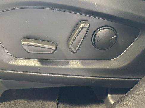 Used 2024 Ford Explorer Limited image 22