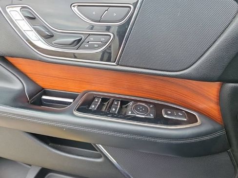 Used 2019 Lincoln Navigator L Reserve AWD/4WD image 11