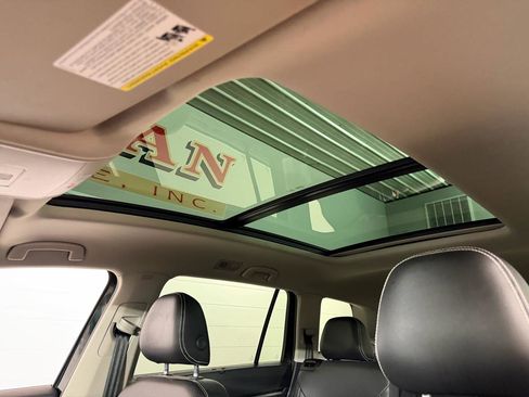 Used 2021 Volkswagen Atlas SE w/ Panoramic Sunroof Package AWD/4WD image 14