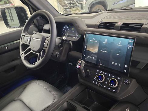 New 2026 Land Rover Defender 110 AWD/4WD image 10