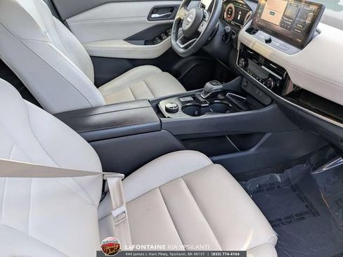Used 2024 Nissan Rogue SL AWD/4WD image 27