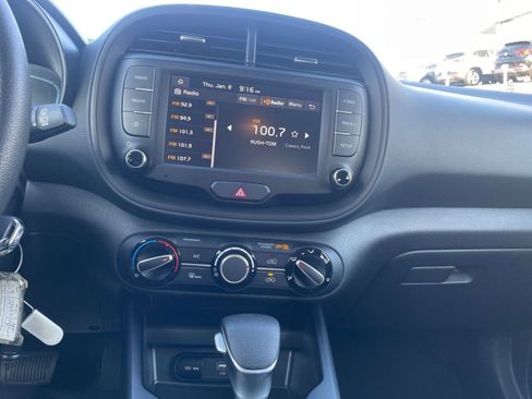 Used 2025 Kia Soul LX w/ LX Technology Package image 18