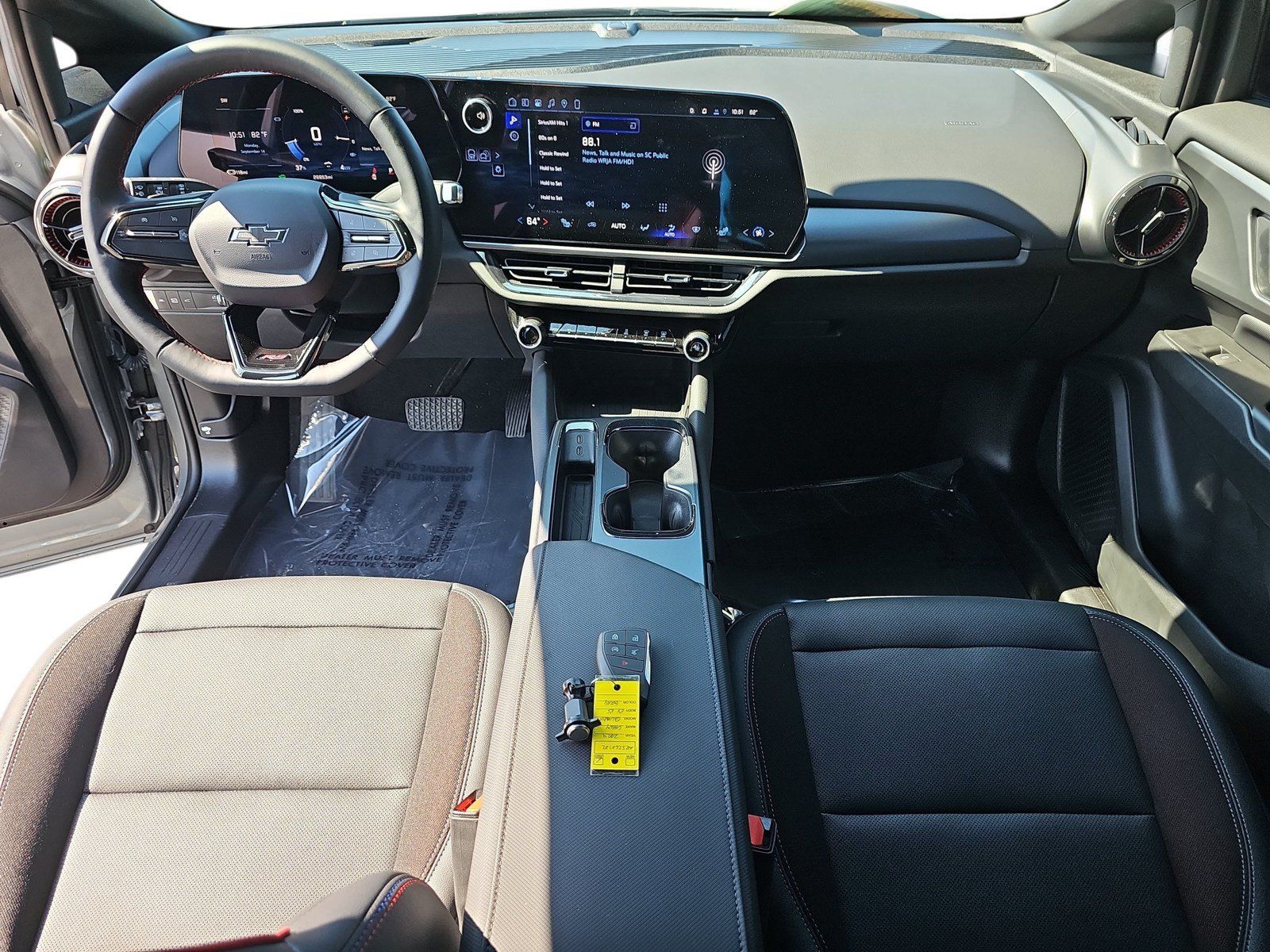 Used 2024 Chevrolet Equinox EV RS FWD image 10